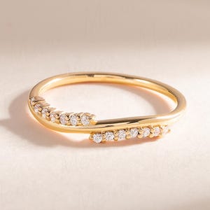 Minimalist Gold Promise Ring for Her, Unique 18K Gold Filled CZ Wedding Band, Dainty Crossover Ring, 18K Vermeil Stacking Ring, Wedding Ring