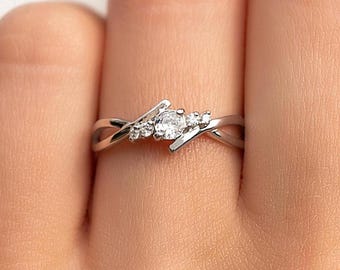 Anel de compromisso delicado em prata de lei 925 com zircônia cúbica em estilo celta para ela, anel de noivado minimalista exclusivo com símbolo do infinito em zircônia cúbica, aliança de casamento com zircônia cúbica