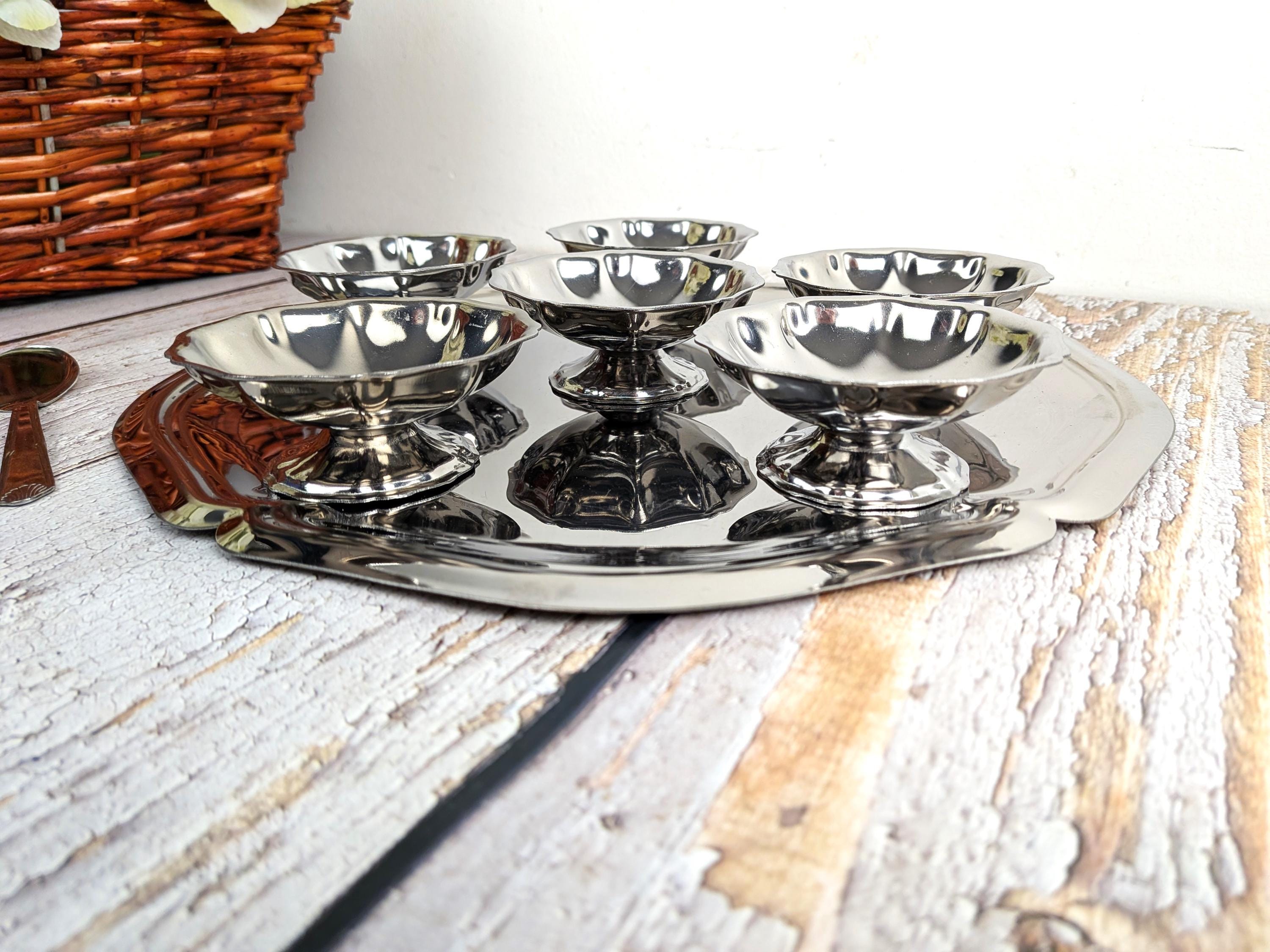 Lot de 6 coupelles basses sur pied en inox Guy Degrenne, vaisselle