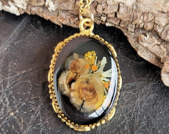 Real Lichen Necklace - Nature Jewelry - Botanical Jewelry - Woodland Necklace - Silver Oval Lichen Necklace