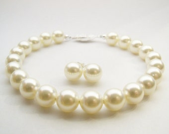 Pearl bracelet and pearl stud earrings set Swarovski Cream pearl set 8mm round pearls