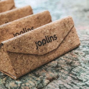 Fold & Go - Custodia in sughero per occhiali da sole a tre ante