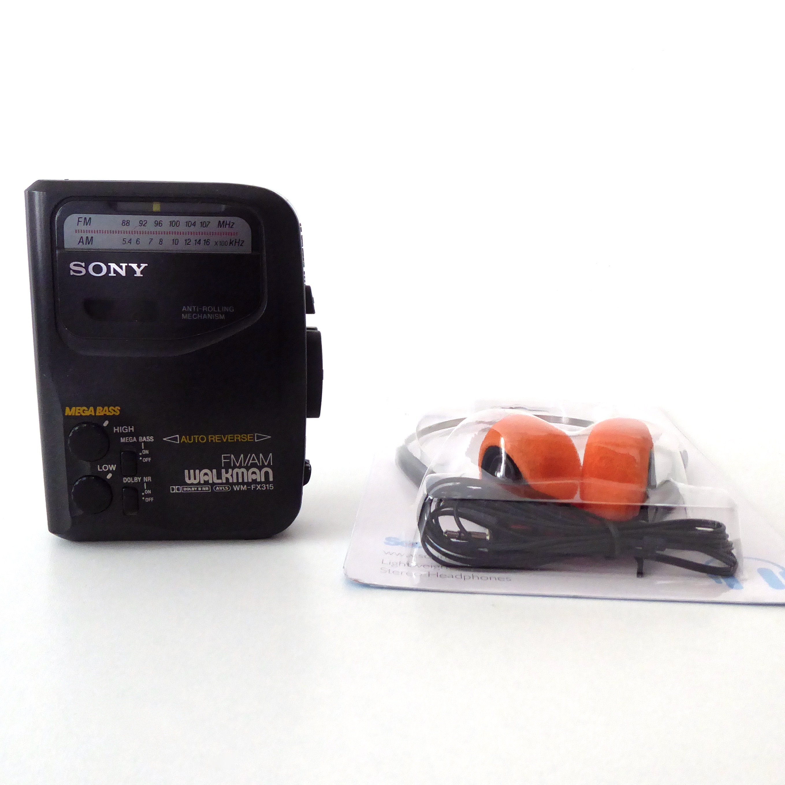 Retro 1980s SONY Walkman Stereo Tape Cassette Player WM-25 & MDR-010  Headphones Review 