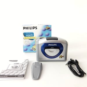 Philips AQ 6492 portable cassette player walkman with original box from the 90tees