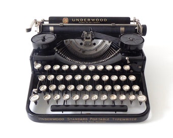 Macchina da scrivere portatile standard Underwood vintage. Cravatte realizzate negli Stati Uniti negli anni '30.