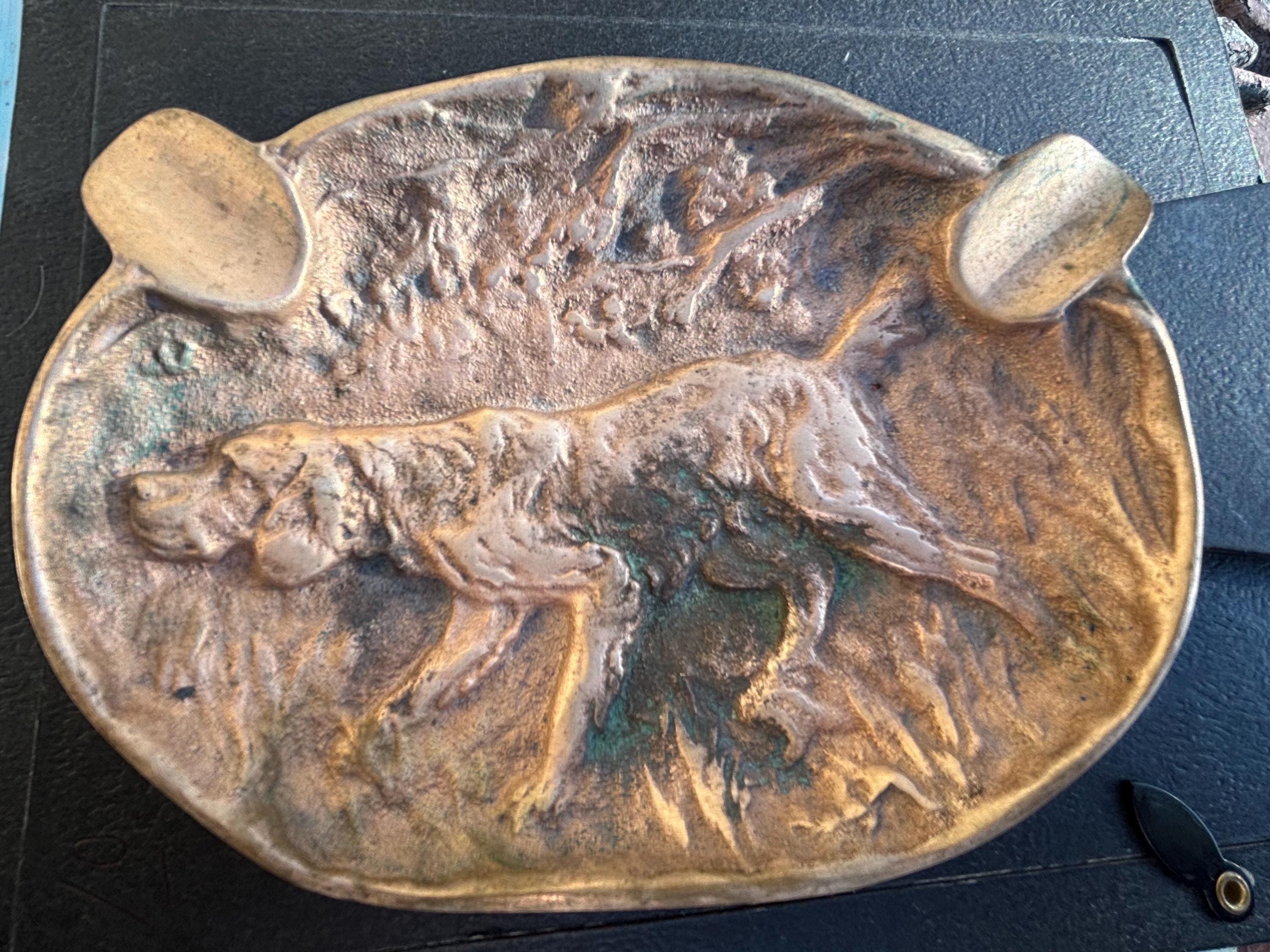 Cendrier en laiton de Brooklyn en bronze antique, cendrier de chien de chasse artisanal en bronze antique, pointeur en bronze de Brooklyn NY antique
