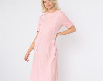 Vintage 60s Pink Mod Dress Embroidered Floral Daisy Trim Short Sleeve Midi Shift Pastel Drop Waist Pleated Hem 1960s Small S
