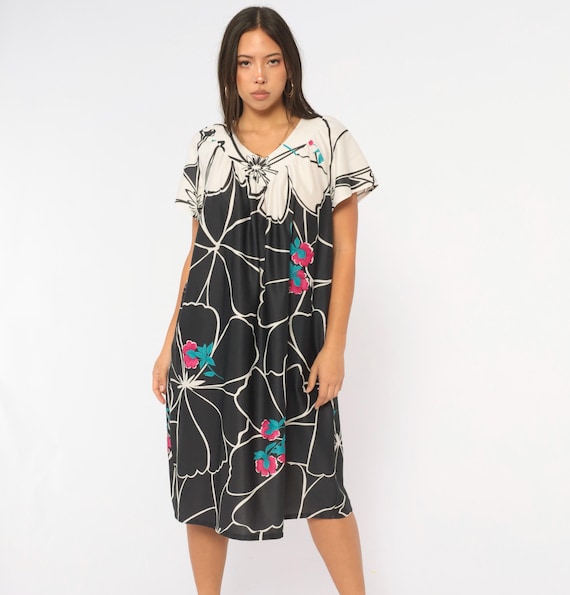 80s Black Floral Muumuu Dress White Flutter Sleeve V Neck Shift Pink Teal Flower Abstract Tent Lounge Hawaiian Patio Vintage Medium M