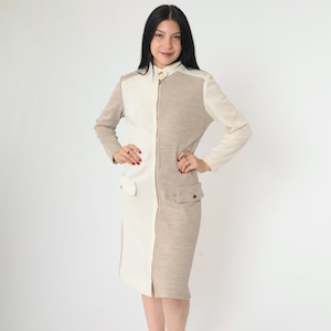 Vintage Mod Color Block Dress 60s White Taupe Space Age Shift Dress Two Tone Front Zip Up Gogo 1960s Twiggy Long sleeve Medium 8