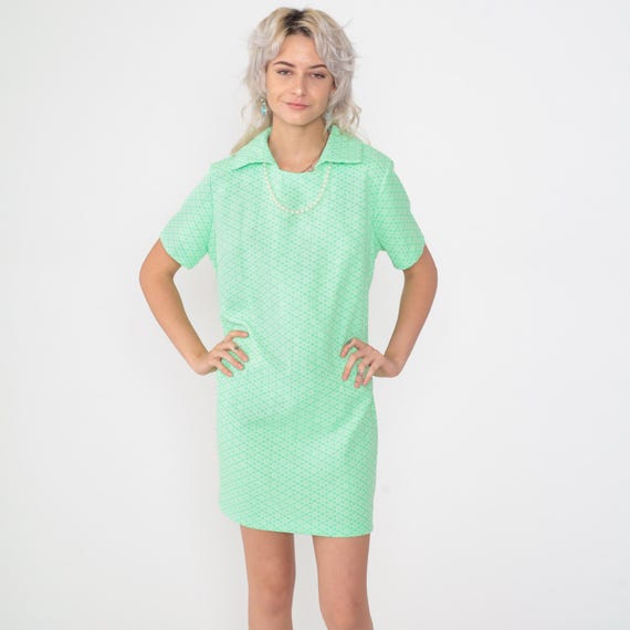 Vintage Mod Mini Dress 60s 70s Green Geometric Print Pearl Necklace Gogo Minidress Shift Short Sleeve 1960s Twiggy Go Go Boho Medium Large