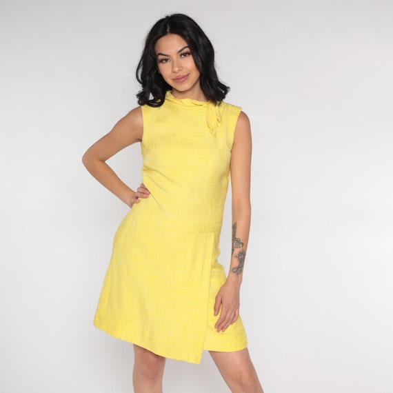 Yellow Ascot Dress 60s Mod Mini Dress Sleeveless Shift Retro Simple Gogo Sixties Preppy Plain Adele Martin Vintage 1960s Extra Small xs