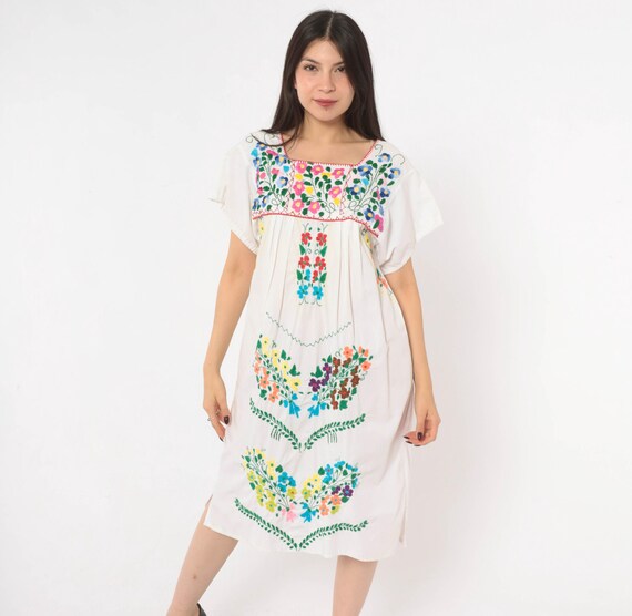 90s Mexican Embroidered Dress White Cotton Multicolor Floral Puff Sleeve Square Neck Below Knee Pleated Shift Pink Cottagecore Vintage Small
