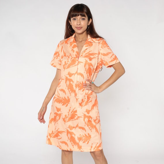Orange Shift Dress 60s Mod Orange Feather Floral Print Midi Dress Short Sleeve Front Zip Up Day Dress Retro Collared Lounge Vintage 1960s XL