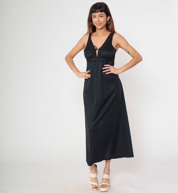 Black Nightgown Slip Dress 70s Maxi Lace Trim Boho Lingerie V Neck Bodice Empire Waist Bombshell Pinup Vintage 1970s Gothic Medium