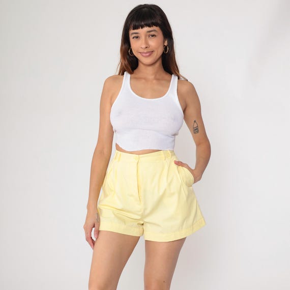80s Yellow Dress Shorts Pleated High Waisted Cotton Tennis Preppy Summer Tailored Button Front Belt Loops Vintage Pale Lemon Pastel Small S