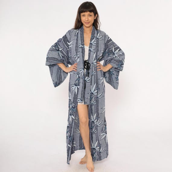 80s Kimono Robe Maxi Blue White Geometric Floral Bamboo Wide Sleeve Duster Japanese Style Lounge House Loungewear Gown Vintage Medium M