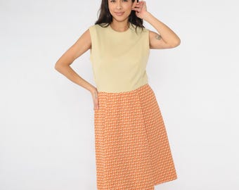 Sukienka geometryczna z lat 60. Mod Bez rękawów, linia A, kremowa, z lat 60., z wysokim stanem, vintage, Twiggy, epoka kosmiczna, retro, średnia, duża