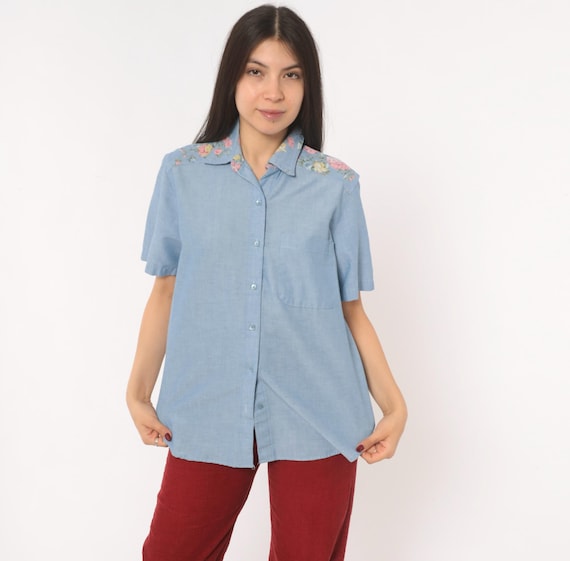 Floral Yoke Chambray Shirt 90s Alfred Dunner Button Front Short Sleeve Cotton Blue Rose Pink Prairie Cottagecore Chest Pocket Top Medium M