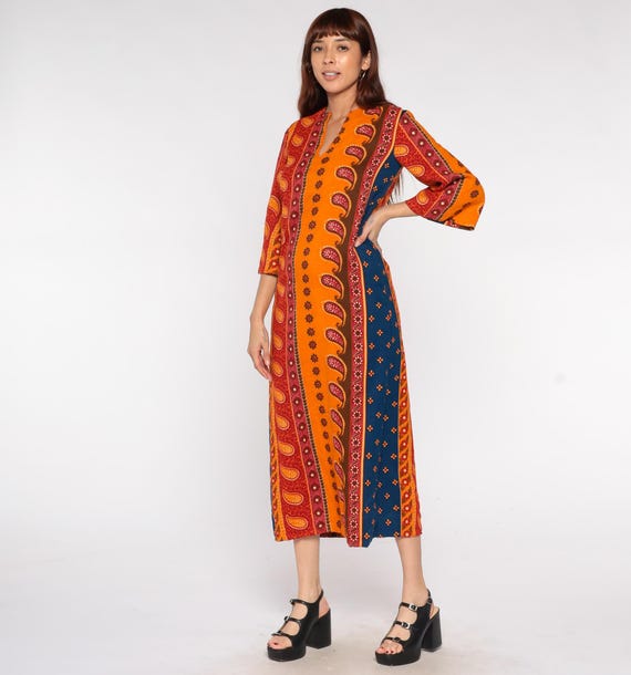 Bohemian Caftan Dress 70s Orange Blue Paisley Maxi Acrylic V Neck 3/4 Sleeve Pullover Ethnic Indian Print Hippie Festival Vintage Small S