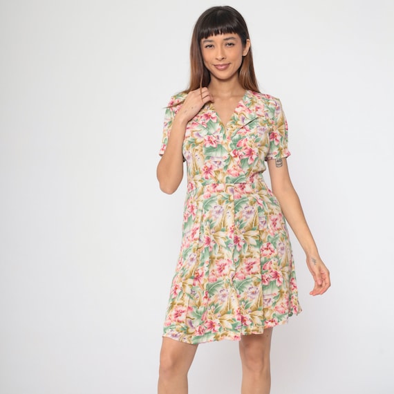 90s Floral Dress Tropical Mini Dress Wrap Flower Print Pleated Summer Dress 1990s Surplice Neckline Vintage Shift Short Sleeve Rayon Small 4