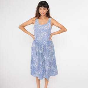 Vintage Floral Jumper Dress 90s Periwinkle Blue Midi Dress Button Side Day Sleeveless Sundress Low Armhole Scoop Neck Cotton 1990s Medium