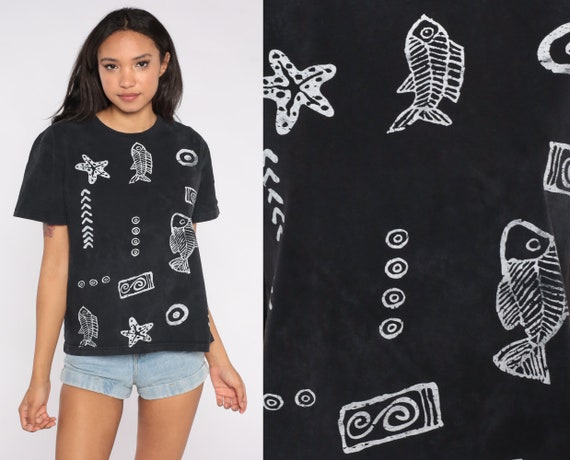 90s Fish Shirt Black White Pattern Top 80s Starfish Petroglyph Fossil Graphic T Shirt Vintage Short Sleeve Tee 1990s Artsy Retro Medium