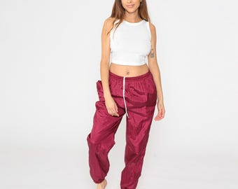 Vintage jaren 90 trainingsbroek bordeaux nylon joggingbroek Opwarming windjack broek Streetwear atletische sport klein medium