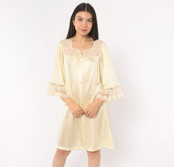 80s Robe Cream Lace Button Front Bed Jacket Bell Sleeve Floral Trim Lingerie Nightgown Coquette Feminine Girly Bridal Sleepwear Small S