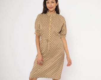 Vestido camisero de los 80 con estampado de medallón, cuello tostado, cintura con cordón, mangas abullonadas, estampado floral arena, vestido de día color camel, beige topo, vintage, talla M