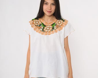 Mexican Embroidered Blouse 90s White Cotton Floral Yoke Scallop Trim Short Sleeve Folk Boho Peasant Tunic Top Festival Vintage Medium M