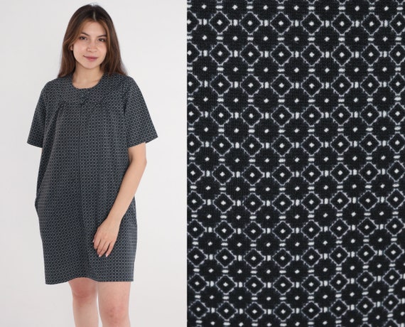 60s Mod Mini Dress Geometric Print Black White Front Zip Up 1960s Short Sleeve Shift Space Age Dress Vintage 70s Minidress Gogo Medium