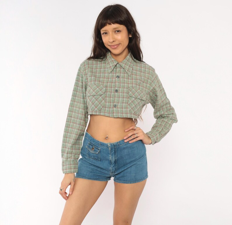 Camisa de lana Towncraft de franela a cuadros corta estilo años 60, color verde y rojo, cuello puntiagudo, top corto, blusa grunge de manga larga, talla M. imagen 3