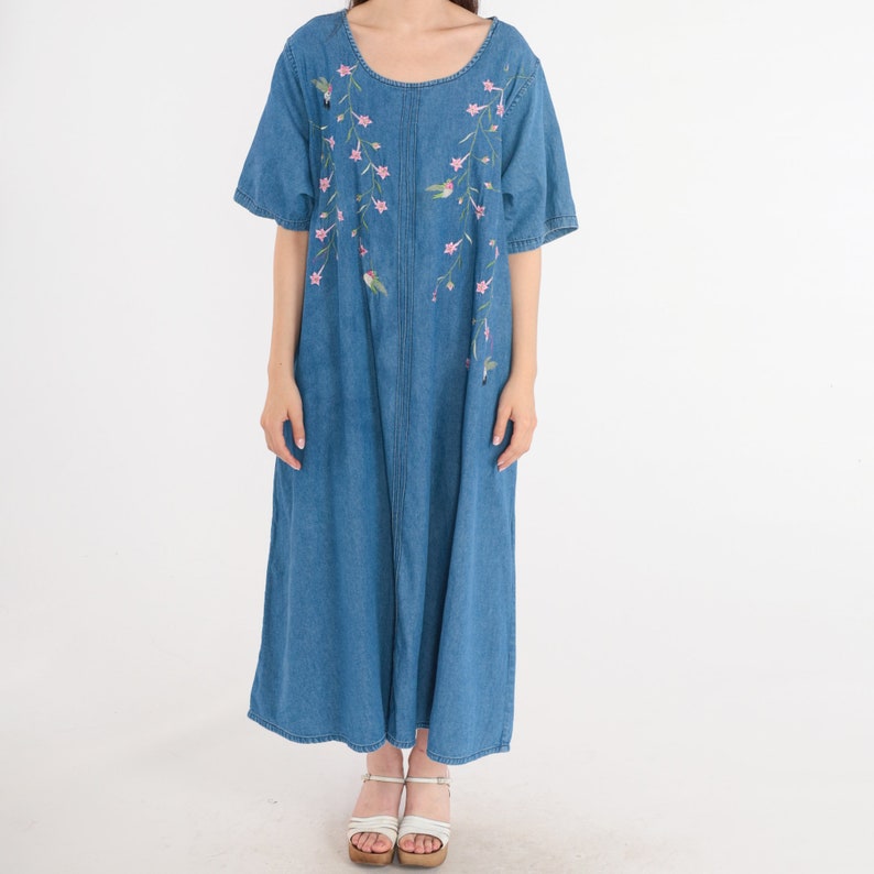 Floral Denim Dress Y2k Jean Hummingbird Midi Dress Embroidered Flower Bird Dress Blue Shift Retro Casual Short Sleeve Vintage 00s 2x 2xl image 7