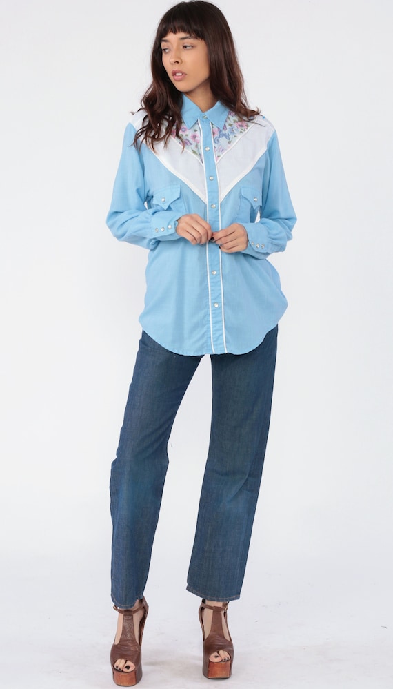 Western Butterfly Blouse 80s Floral PEARL SNAP Shirt Cowgirl Country Baby Blue White Top 70s Vintage Pastel Button Up Yoke Long Sleeve Large