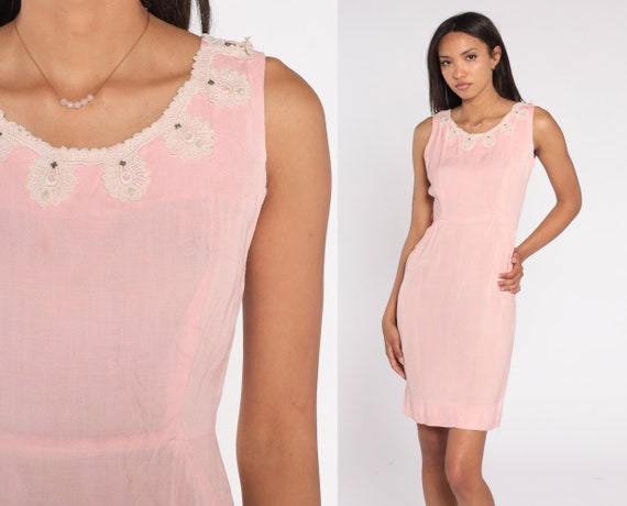 Pink Sheath Dress 60s Party Dress Mod Mini Beaded Lace Trim Retro Sixties Twiggy Simple Minidress Sleeveless Vintage 1960s Extra Small xs