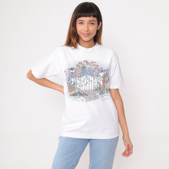 Garden T-Shirt 90s Floral Birdhouse Shirt Gardening Graphic TShirt Cute Top White Cotton Tee Vintage 1990s Medium Large