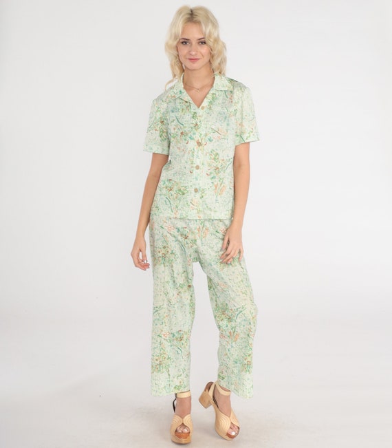 70s Outfit Two Piece Matching Set Pants Top Floral Tile Print Short Sleeve Button up Hippie Jumpsuit White Green Vintage 1970s Medium Large