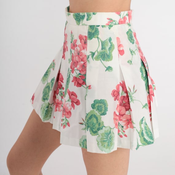 Floral Tennis Skirt 80s Mini Skirt White Pleated Skirt High Waisted Flared Skater Red Green Flower 1990s Vintage Extra Small xs 25