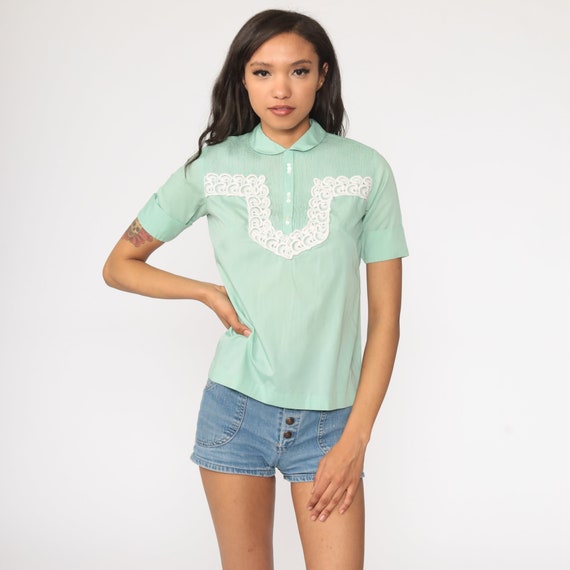 PETER PAN Blouse 60s Shirt Collar Pastel Green Top Vintage Lace Trim Shirt 1960s Campus Shirt Button Back Blouse Small S