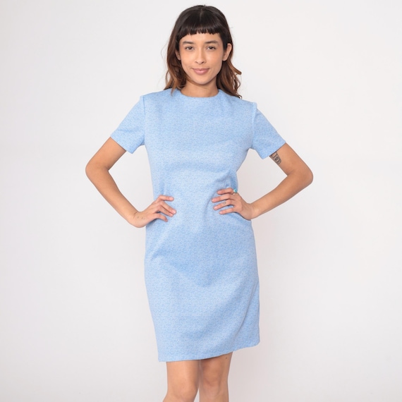 70s Light Blue Dress Short Sleeve Knee Length Heathered Powder Blue Minimalist Casual Simple Vintage Dress Baby Blue Periwinkle Medium M