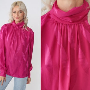 Pink Silk Blouse 80s Secretary Top Long Balloon Sleeve High Mockneck Embossed Leaf Print Mock Neck Turtleneck Shirt Vintage 1980s Small S immagine 1