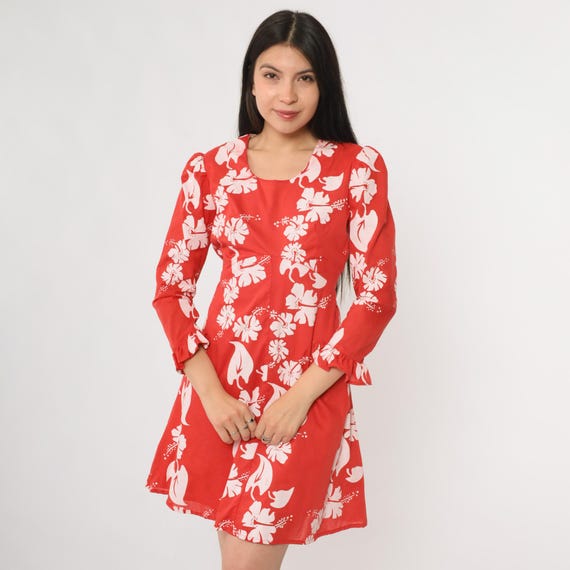 Hawaiian Print Dress 70s Red White Hibiscus Floral Long Sleeve Tropical Resort Summer Ruffle Sleeve Tie Belt Vacation Island Medium M