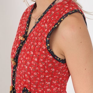 Chaleco acolchado con estampado floral de los años 70, estilo hippie, estilo bohemio, con estampado de calicó rojo, sin mangas, con botones para festivales, estilo bohemio, años 70, talla extra pequeña xs 0 imagen 6