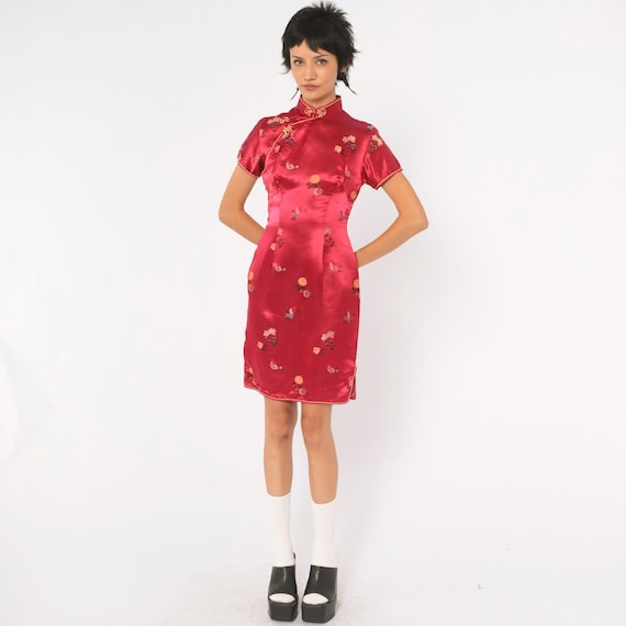 90s Cheongsam Dress Pink Floral Satin Mandarin Collar Frog Button  Fitted Sheath Gold Piping Side Slit Party Vintage Extra Extra Small XXS