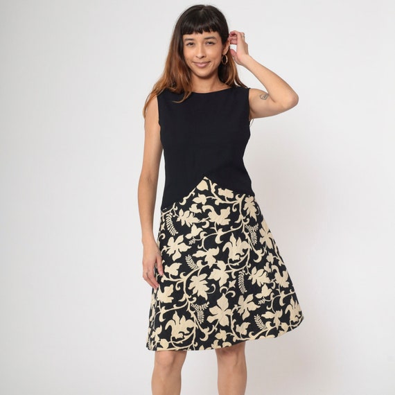 1960s Black and Cream Floral Dress 60s Sleeveless Fit and Flare Dress V Back Boatneck Party Dress Midi Vintage Eveningwear Drop Waist Medium