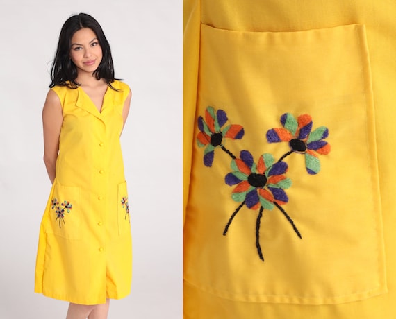 60s Day Dress Yellow Floral Embroidered Dress Shift House Dress Boho Hippie 70s Lounge Vintage Bohemian Pocket Button Up Smock Small S