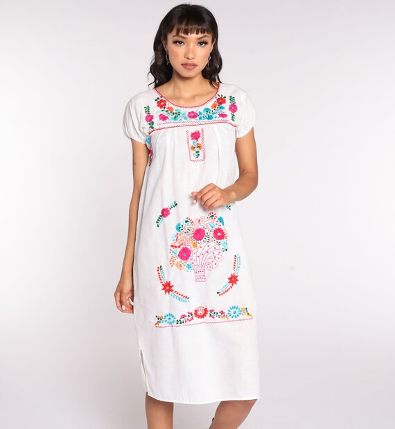 White Mexican Dress Embroidered Midi PUFF SLEEVE Boho Cotton Tunic Hippie Floral 80s Bohemian Vintage Small xs s