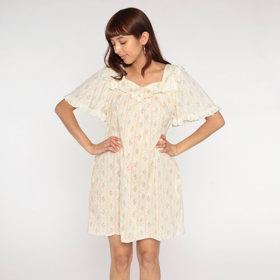 70s Kamehameha Hawaiian Mini Dress Cream Floral Stripe Eyelet Ruffle Collar Flutter Sleeve Empire Waist Sundress Prairie Mod Large L 12 14