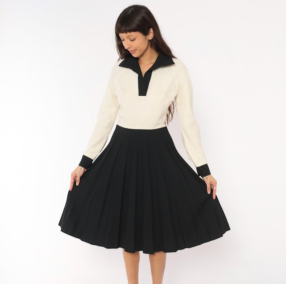 70s Cream Black Colorblock Dress Polo Collar Pleated Skirt Long Sleeve Fit Flare V Neck Contrast Academic Preppy Collegiate Vintage Small S