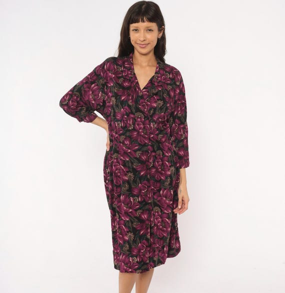 90s Plum Floral Wrap Dress Purple Blouson Waist V Neck Collared Button Front Black Flower Three Quarter Sleeve Cotton Violet Vintage Large L